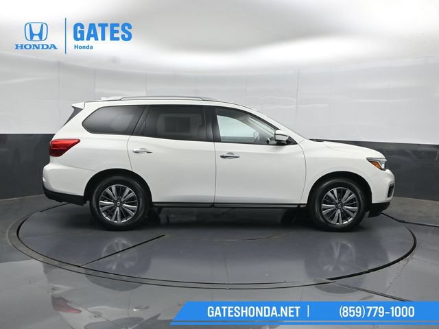 Used 2019 Nissan Pathfinder SL AWD/4WD image 3