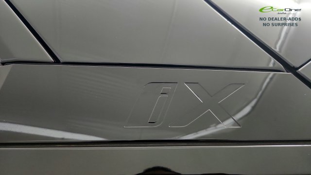 Used 2024 BMW iX xDrive50 w/ Sport Package AWD/4WD image 35