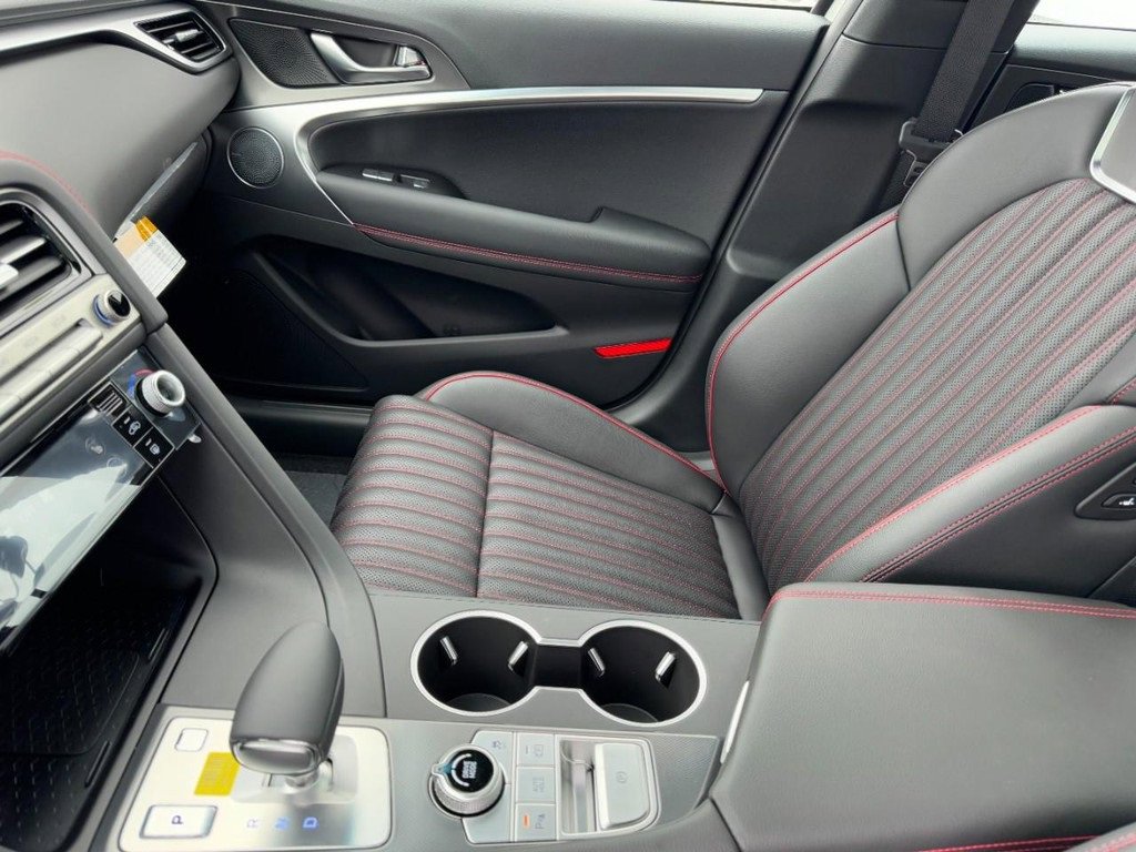 New 2026 Genesis G70 3.3T Sport Prestige image 9