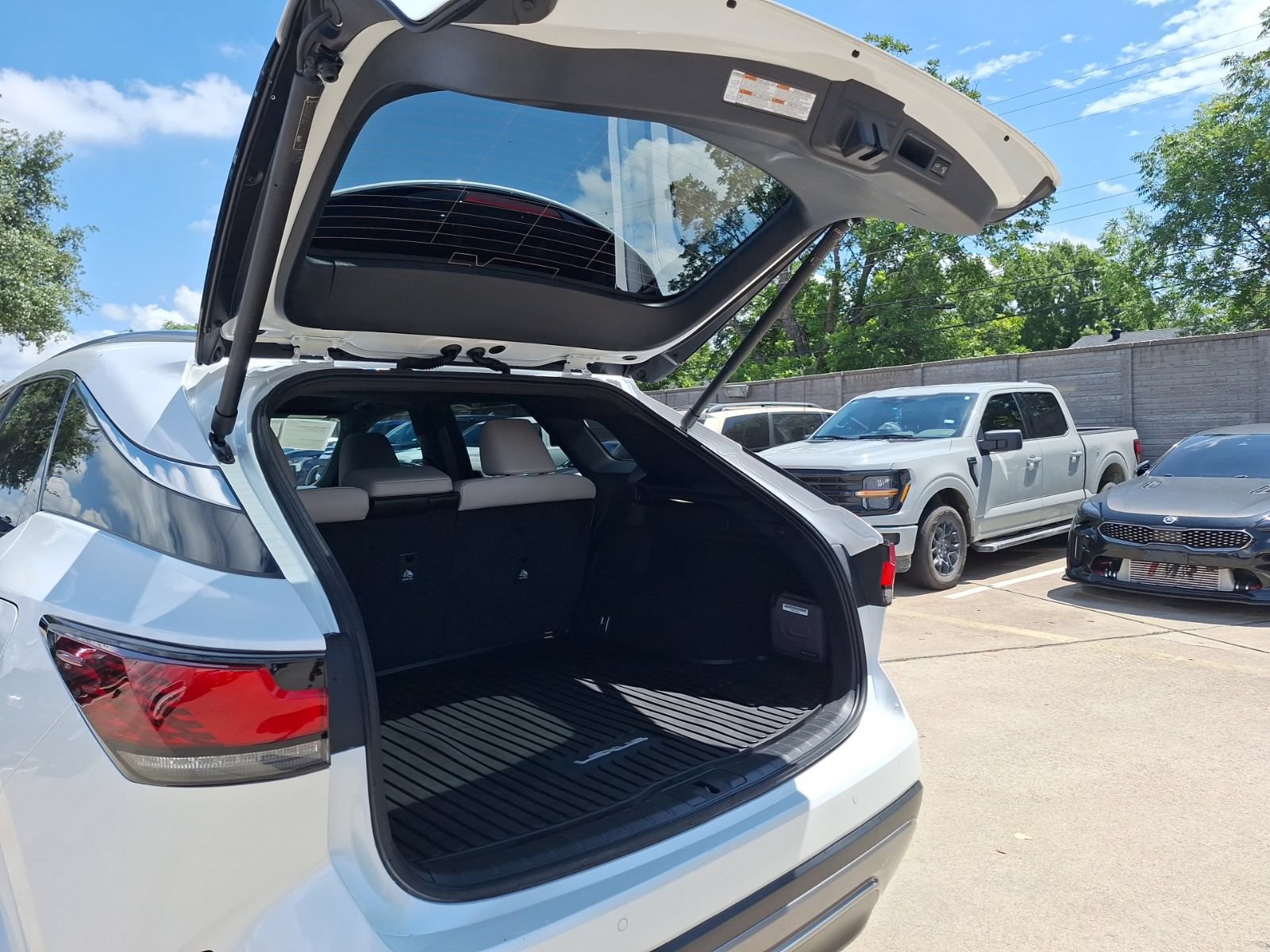 Used 2025 Lexus RX 350 Premium w/ Convenience Package FWD image 35