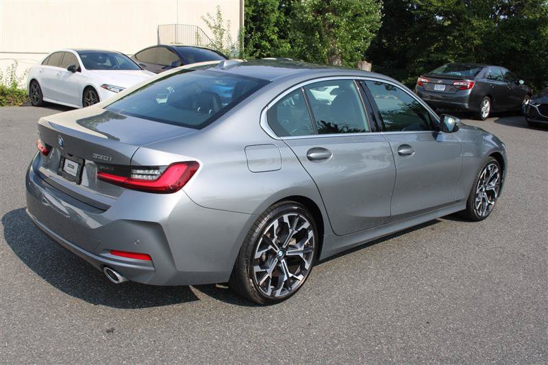 Used 2026 BMW 330i xDrive Sedan AWD/4WD image 8