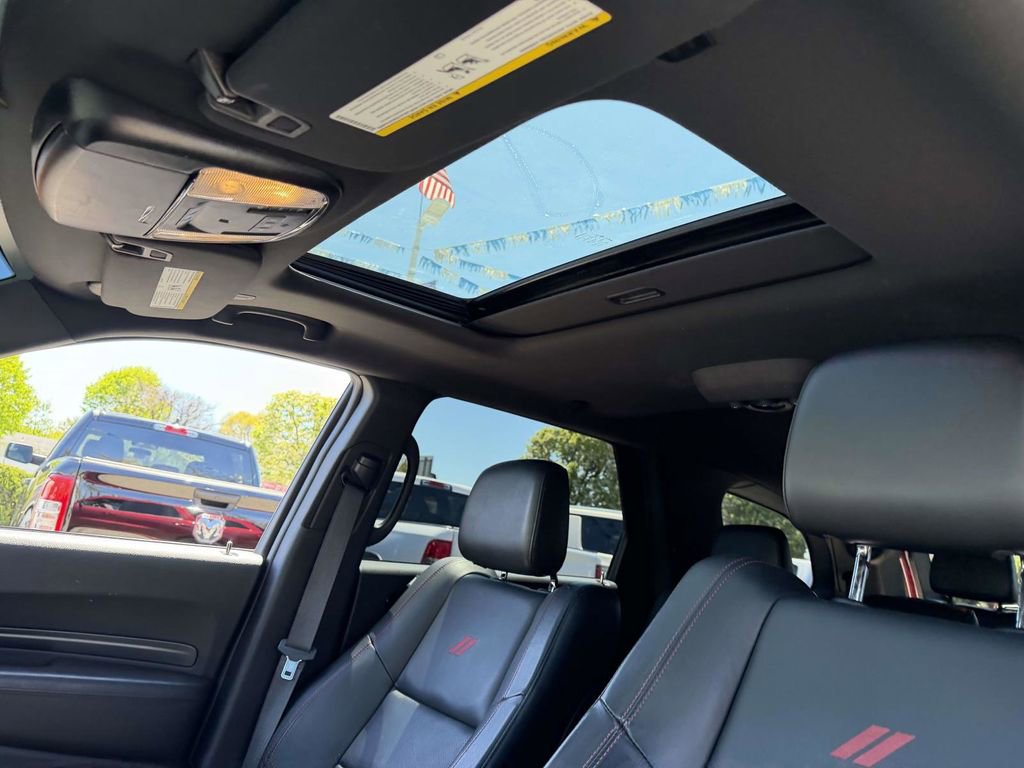 Used 2022 Dodge Durango R/T w/ Blacktop Package AWD/4WD image 19