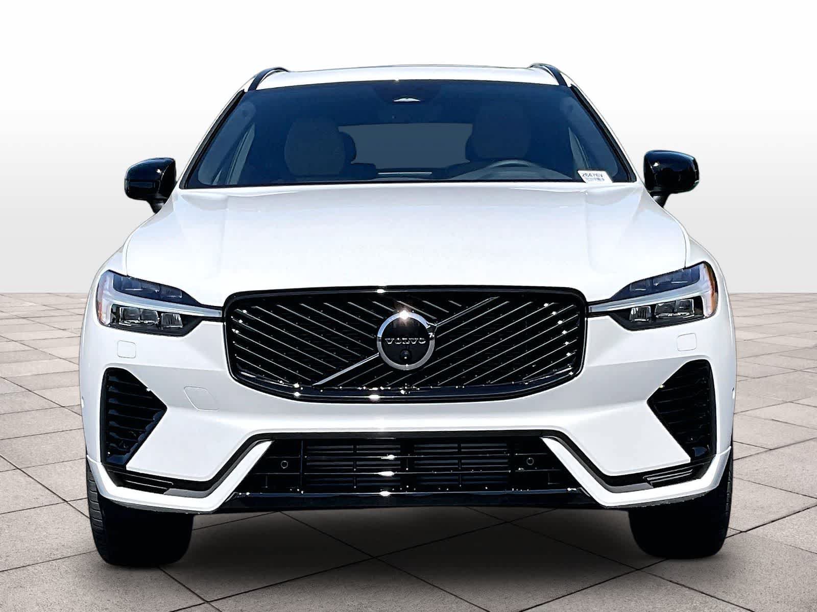 New 2026 Volvo XC60 T8 Plus w/ Climate Package PRO AWD/4WD image 5