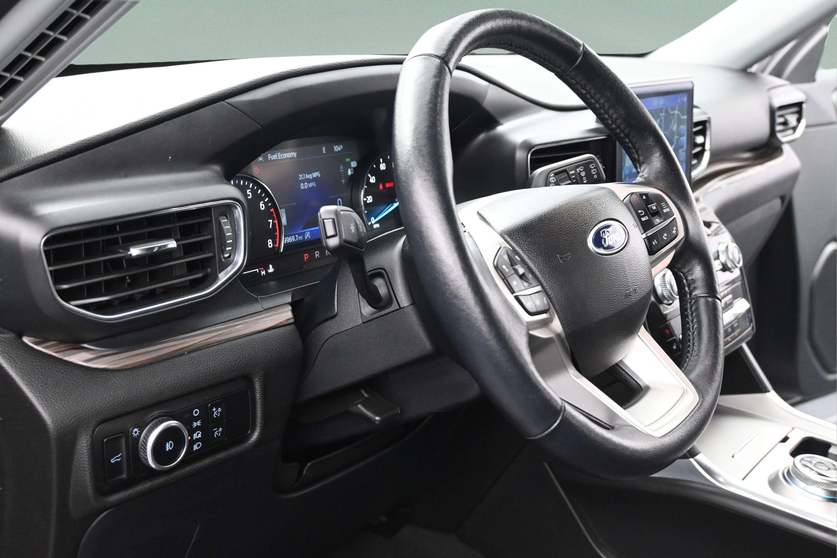 Used 2023 Ford Explorer Limited AWD/4WD image 12