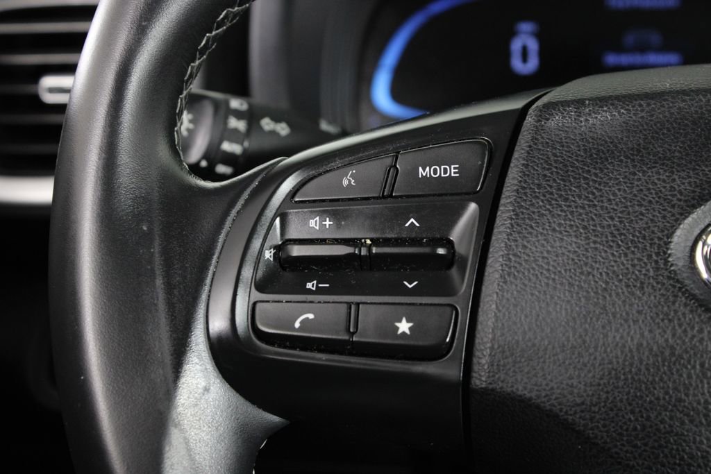 Certified 2024 Hyundai Venue SEL image 25