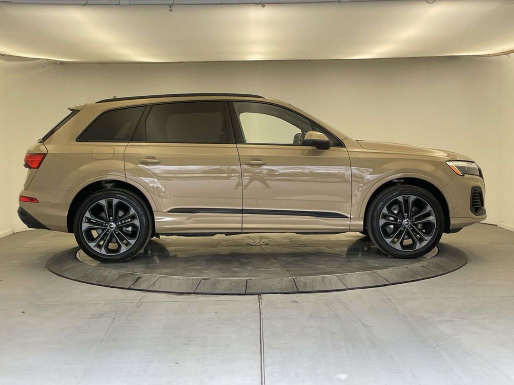 Used 2025 Audi Q7 3.0T Premium Plus image 8