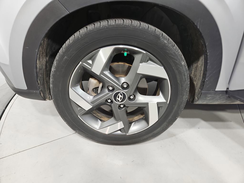 Used 2022 Hyundai Venue SEL image 27