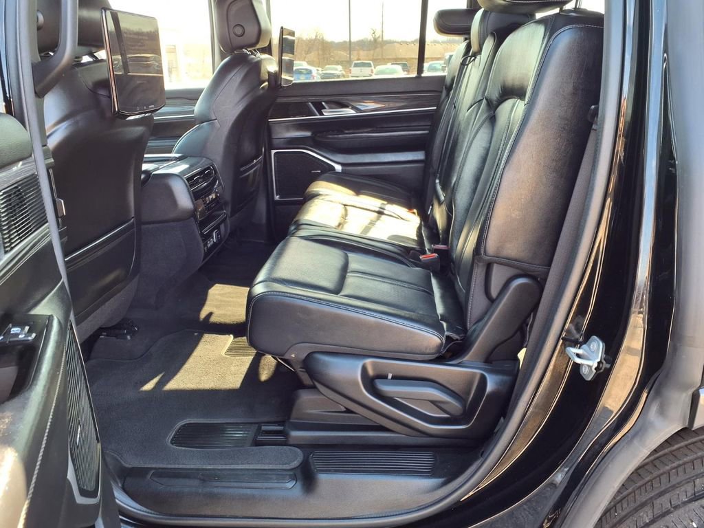 Used 2022 Jeep Wagoneer Series III w/ Rear Seat Video Group 1 image 26