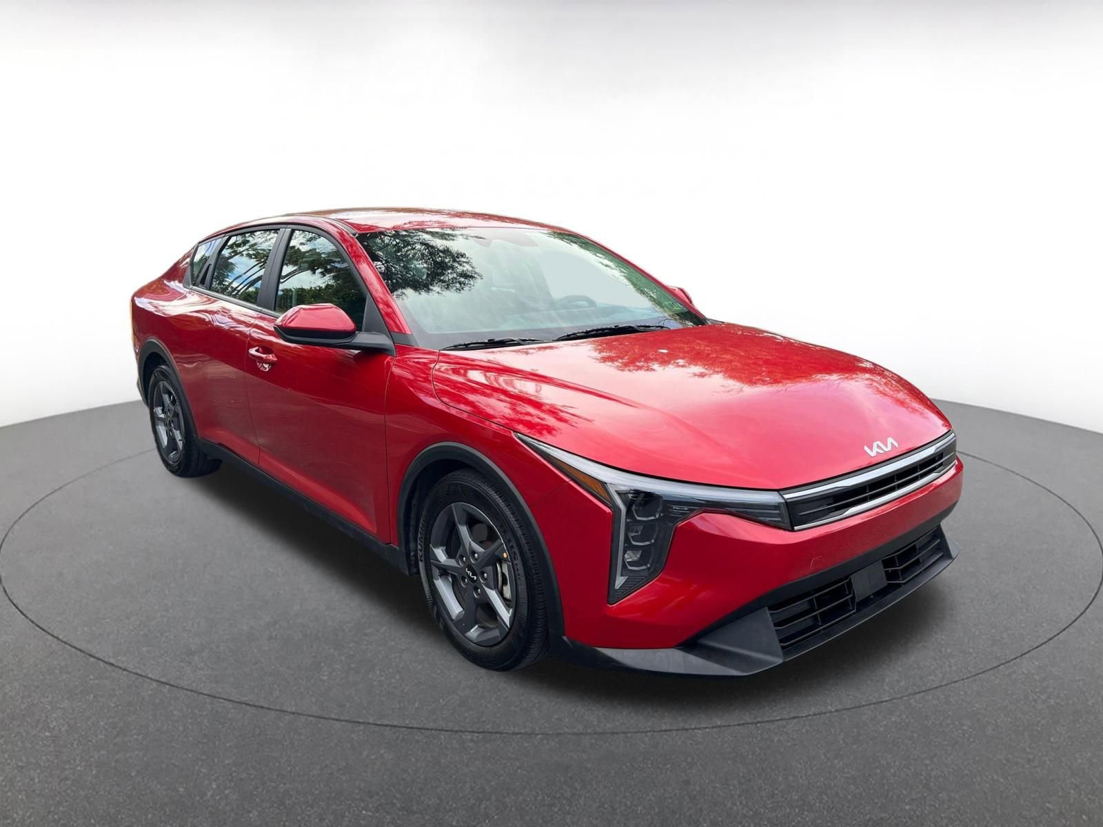 Used 2025 Kia K4 LXS image 1