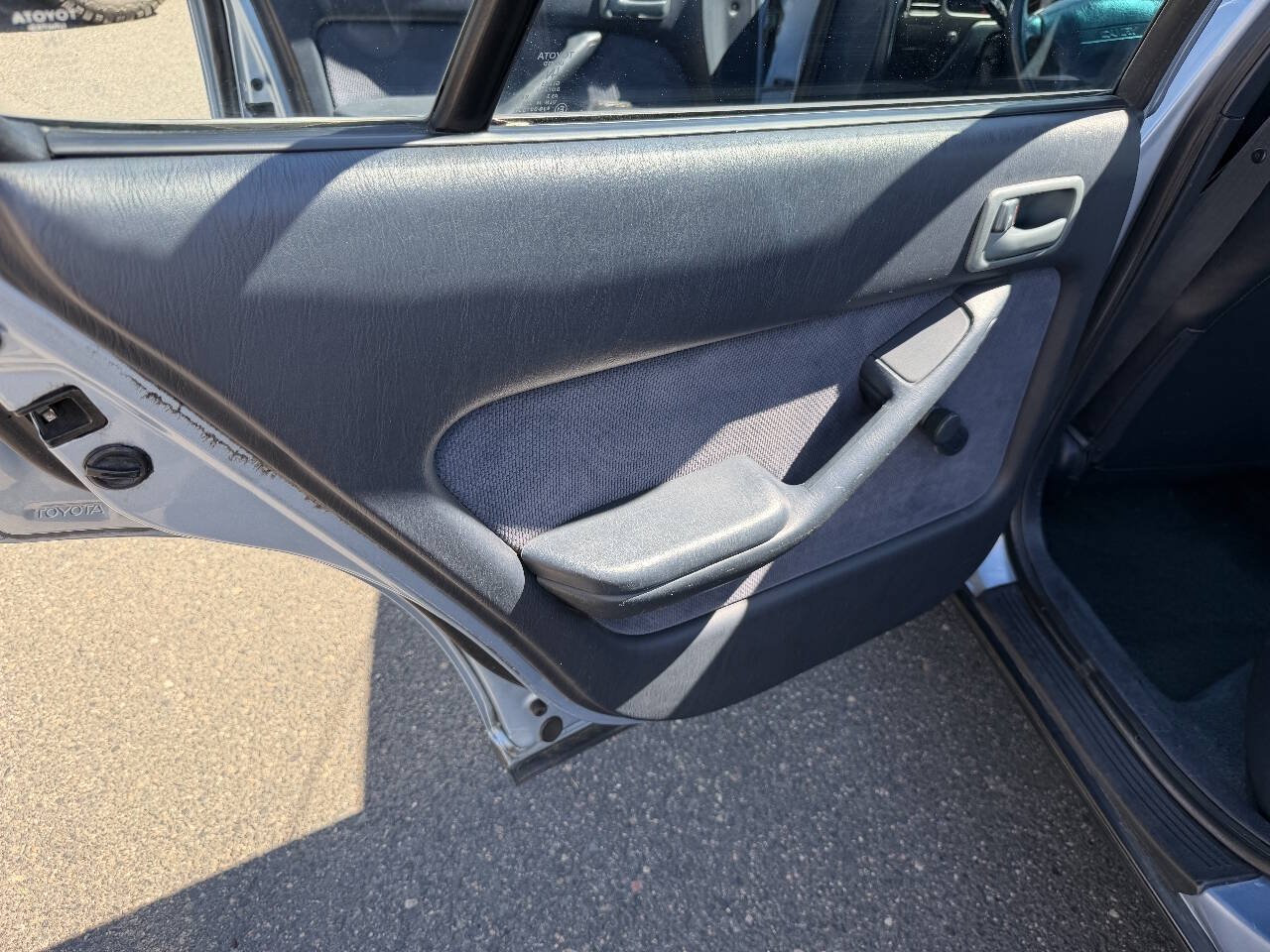 Used 1992 Toyota Camry Deluxe FWD image 26