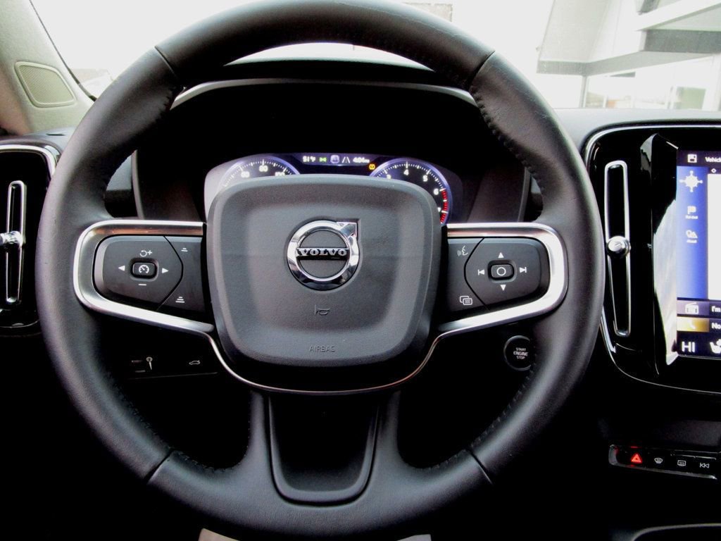 Used 2020 Volvo XC40 T5 Momentum w/ Protection Package Premier AWD/4WD image 20