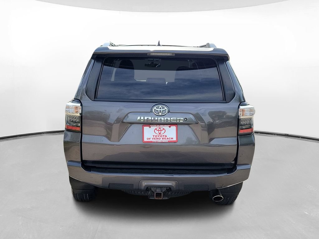Used 2016 Toyota 4Runner SR5 AWD/4WD image 5