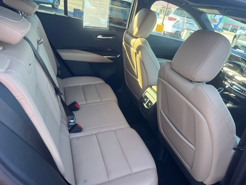 Used 2025 Cadillac XT4 Premium Luxury w/ Technology Package image 27