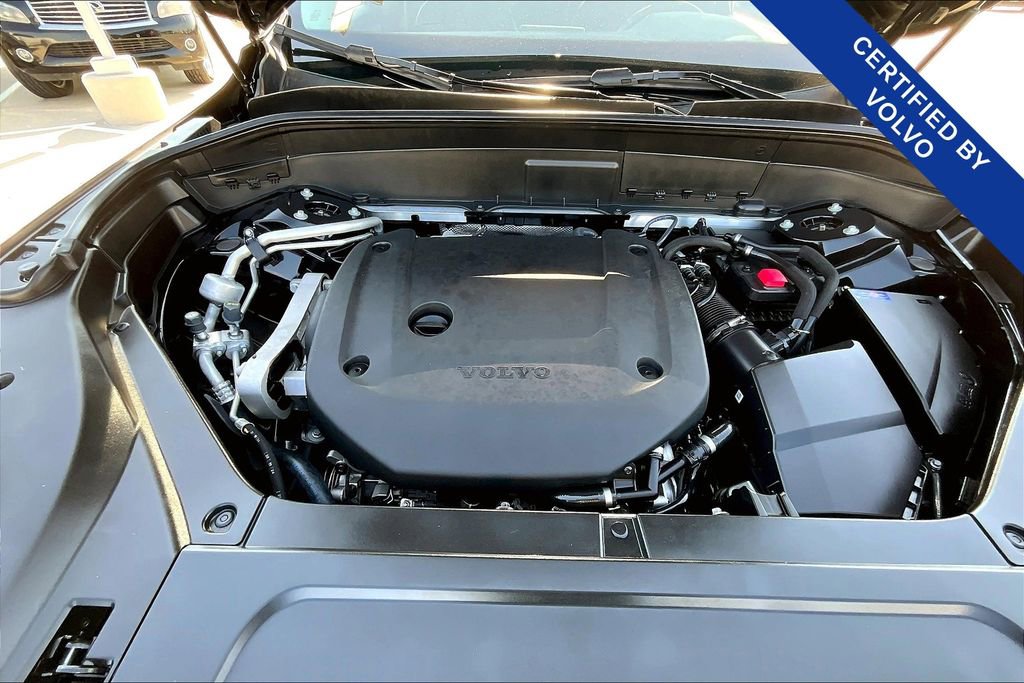 Certified 2025 Volvo XC90 B6 Plus image 12