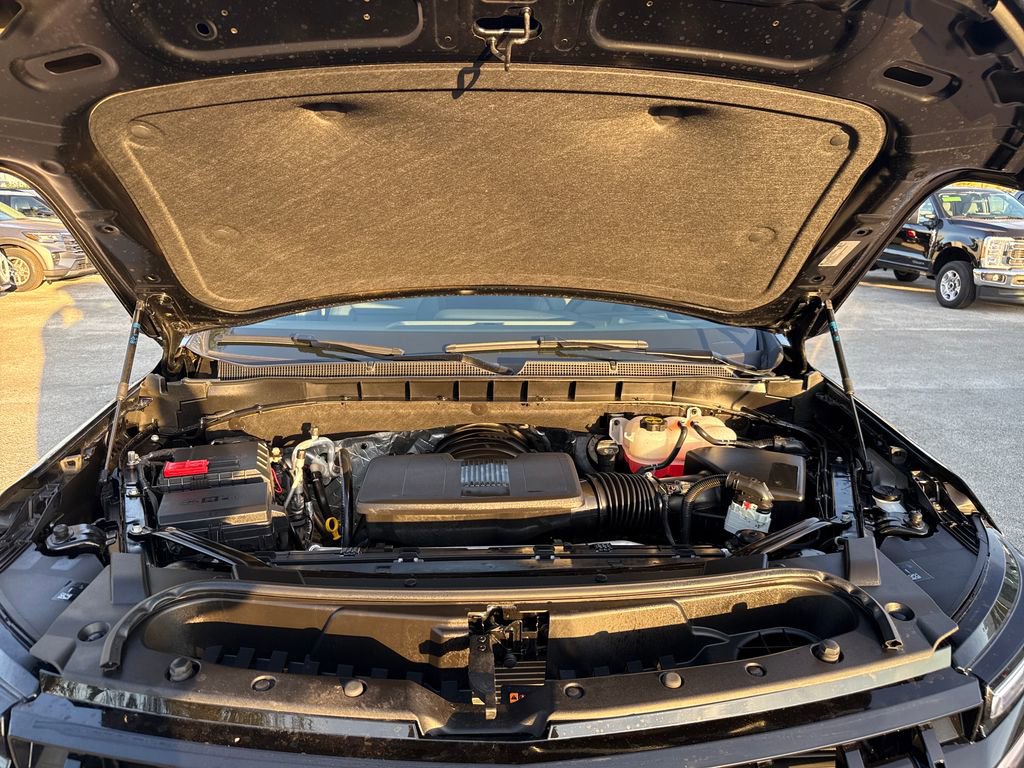 Used 2025 Chevrolet Tahoe Z71 w/ Comfort Package image 32