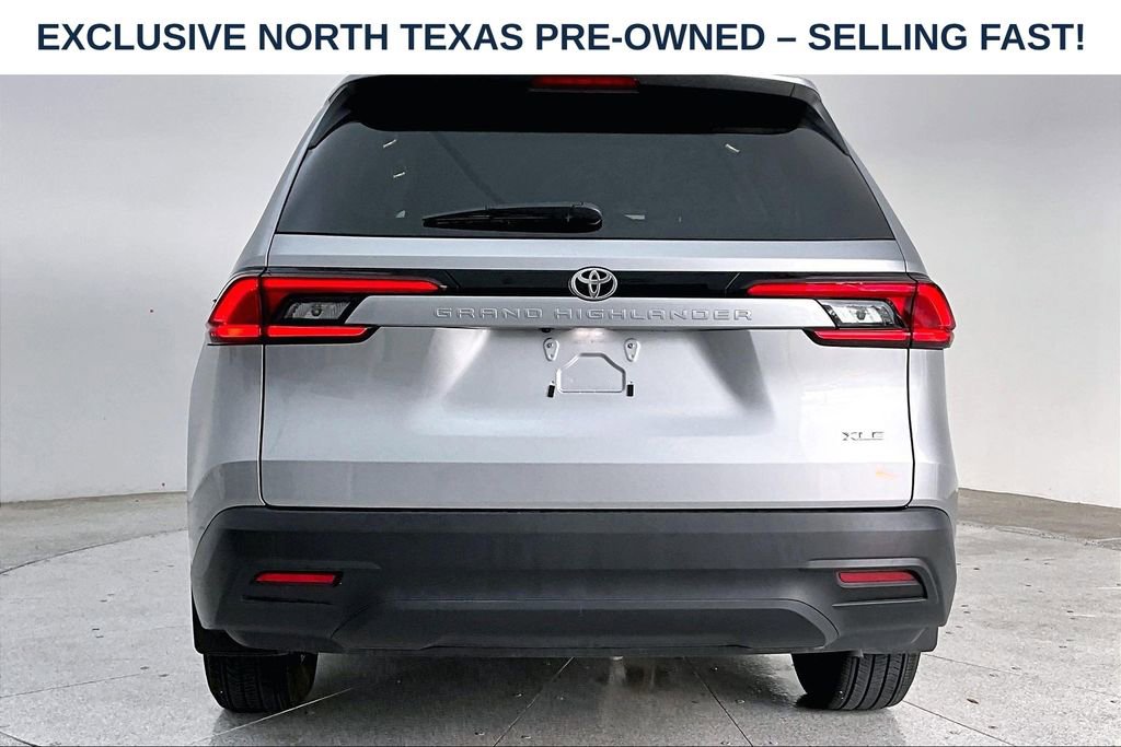 Used 2025 Toyota Grand Highlander FWD image 7