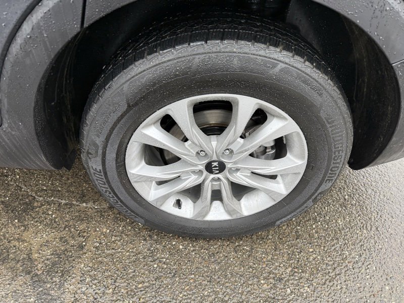 Used 2020 Kia Telluride LX image 12