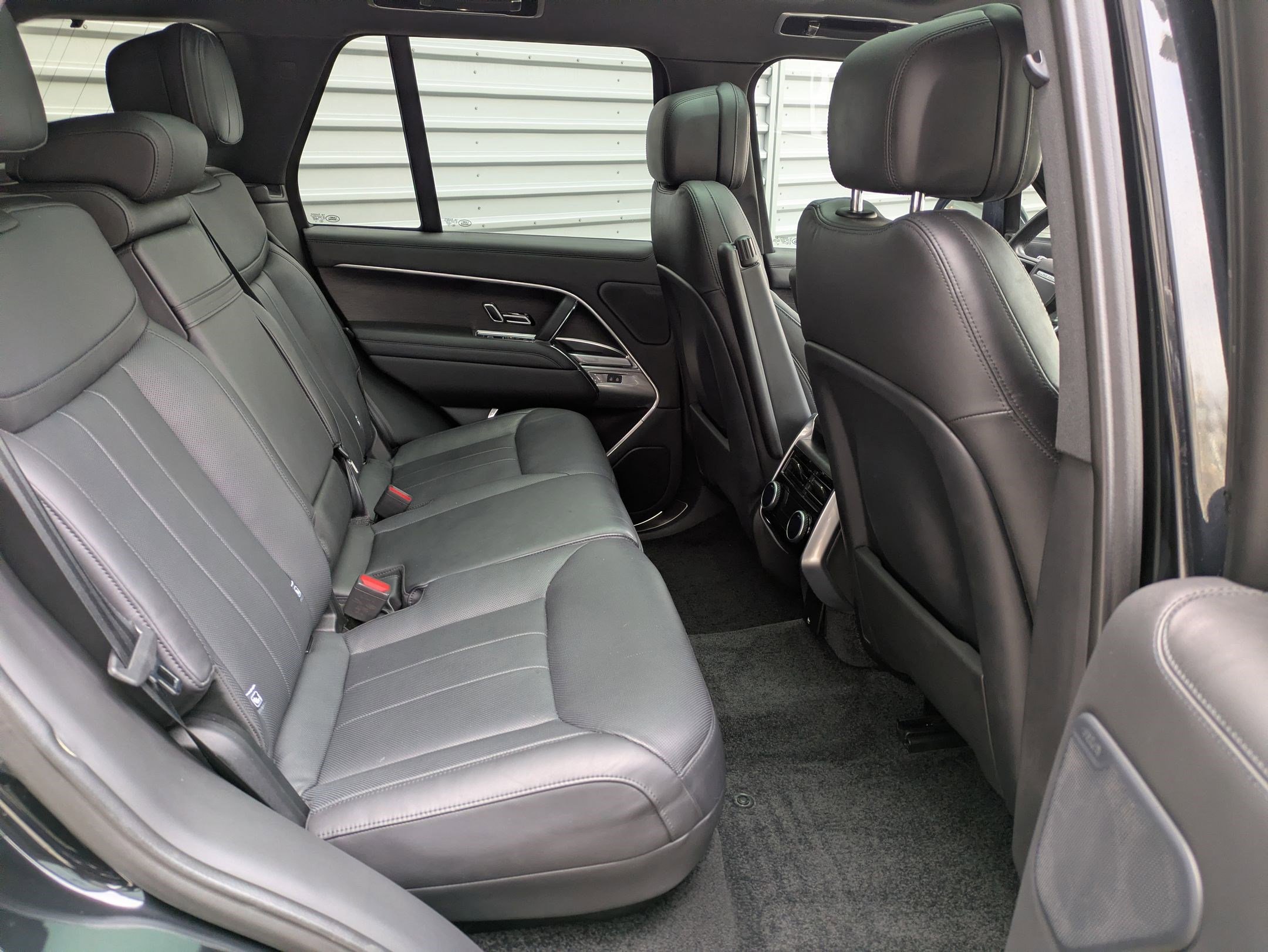 Used 2023 Land Rover Range Rover SE image 33