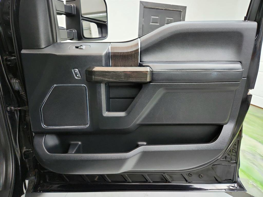 Used 2020 Ford F250 Lariat w/ Lariat Ultimate Package image 28