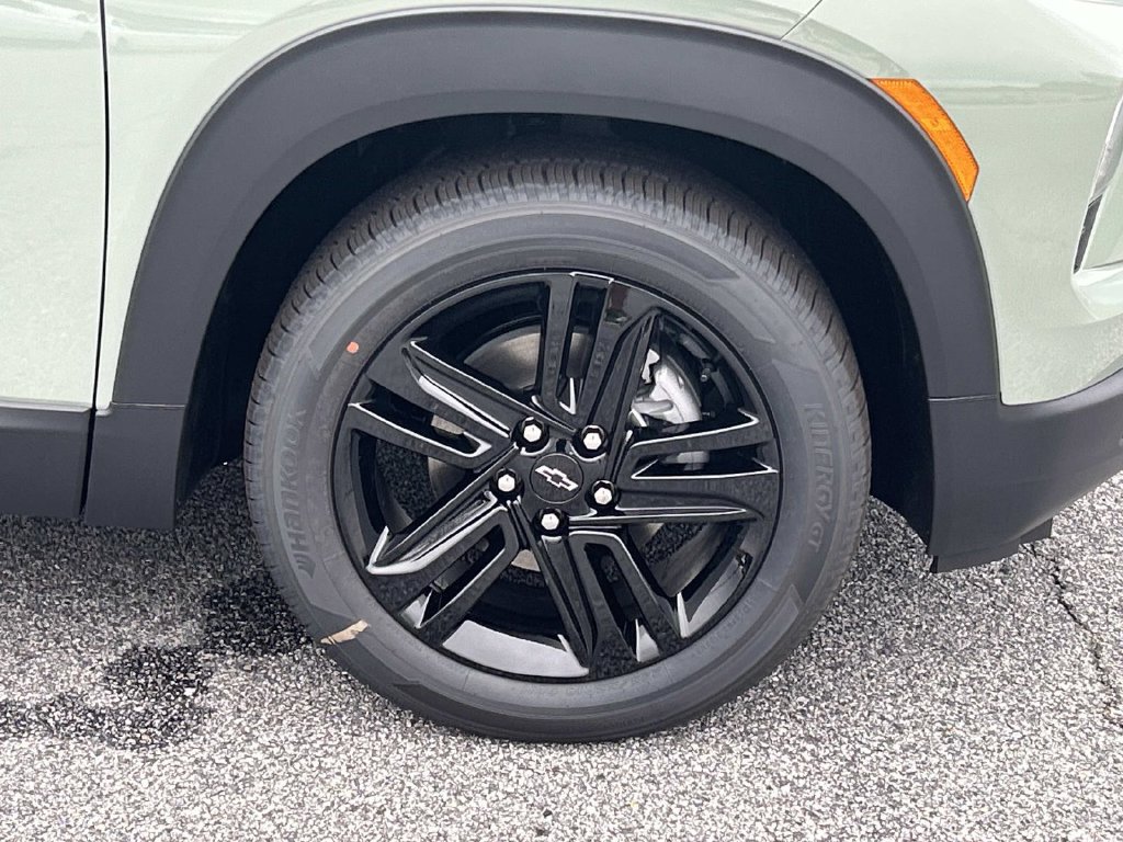 New 2026 Chevrolet TrailBlazer LT w/ Midnight Edition FWD image 9