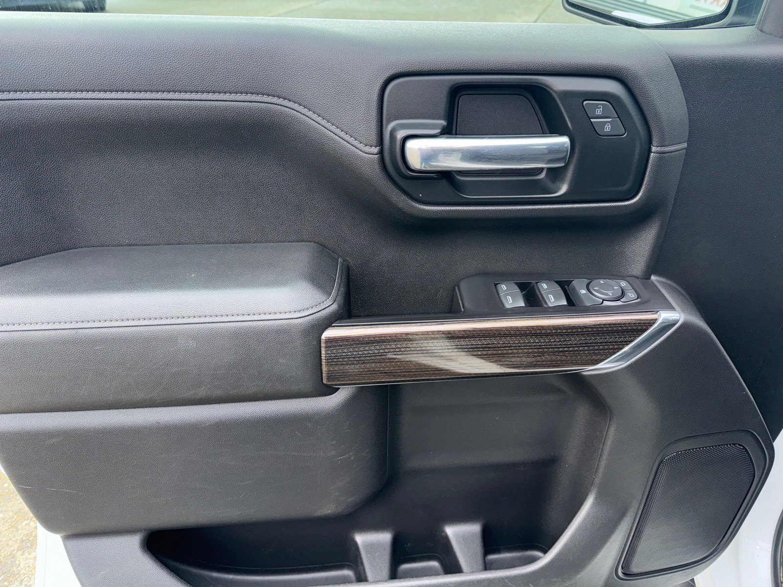 Used 2019 Chevrolet Silverado 1500 LT Trail Boss w/ Bed Protection Package image 7