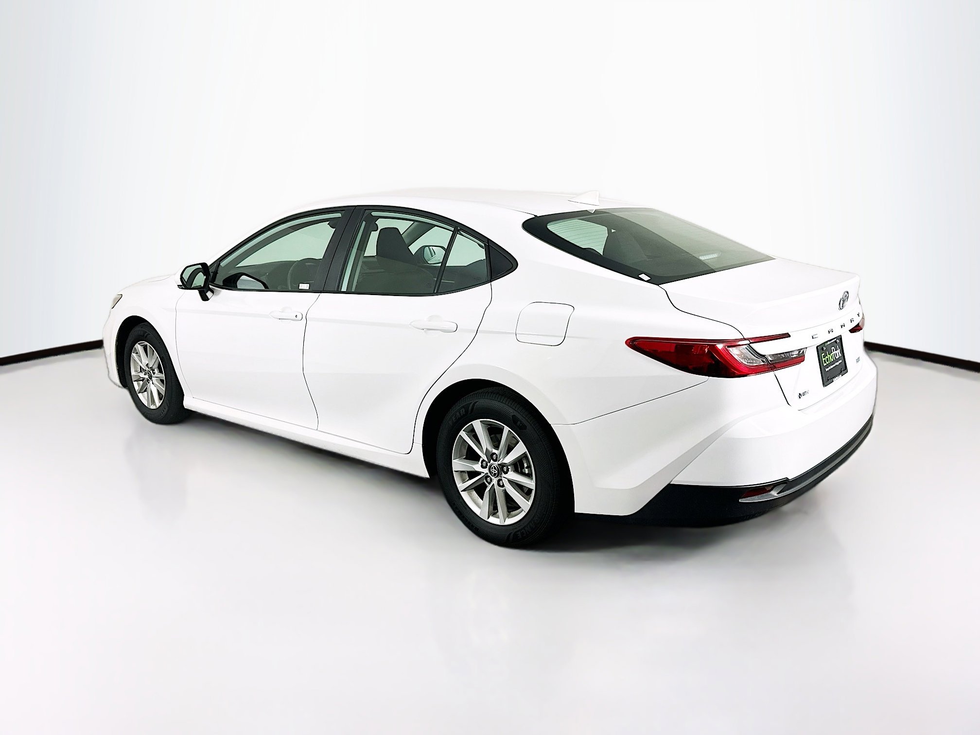 Used 2025 Toyota Camry LE image 5