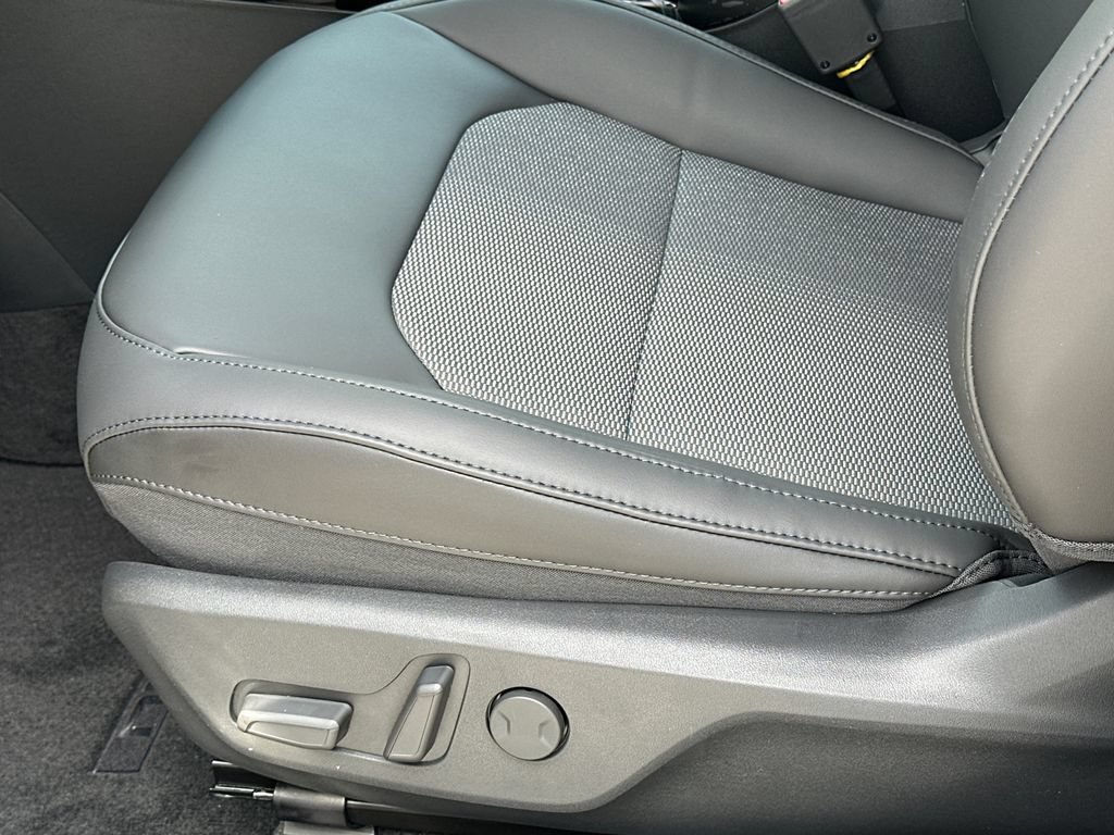 New 2026 Kia Niro EX FWD image 18