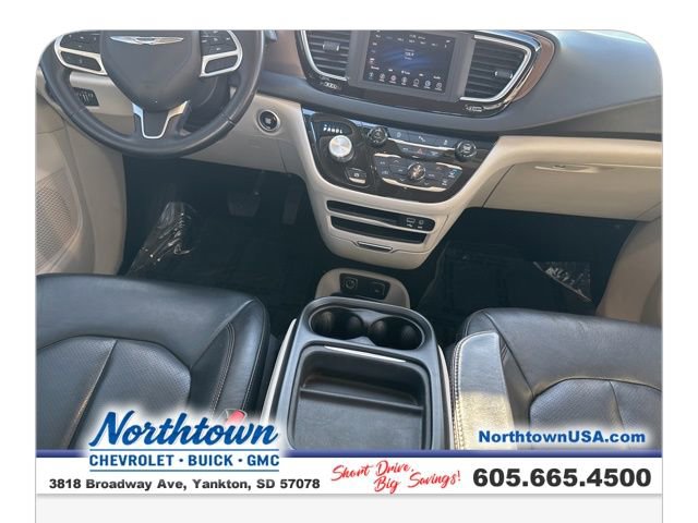 Used 2018 Chrysler Pacifica Touring-L image 21