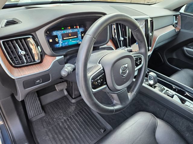 Used 2023 Volvo XC60 B5 Plus AWD/4WD image 19