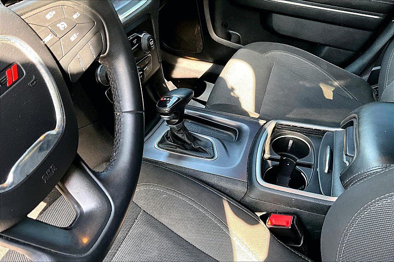 Used 2017 Dodge Charger SE RWD image 11