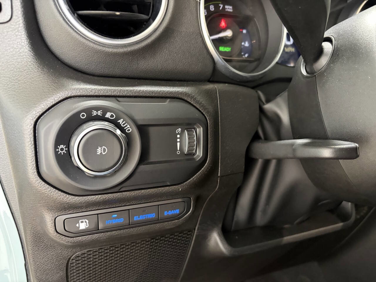 Used 2023 Jeep Wrangler Unlimited Sahara w/ Cold Weather Group image 19