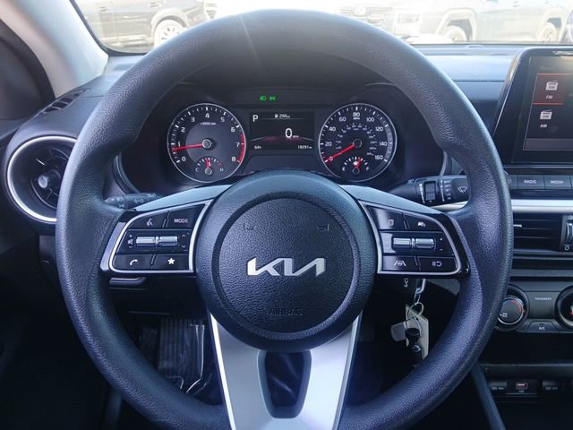 Used 2022 Kia Forte LXS w/ LXS Technology Package image 11