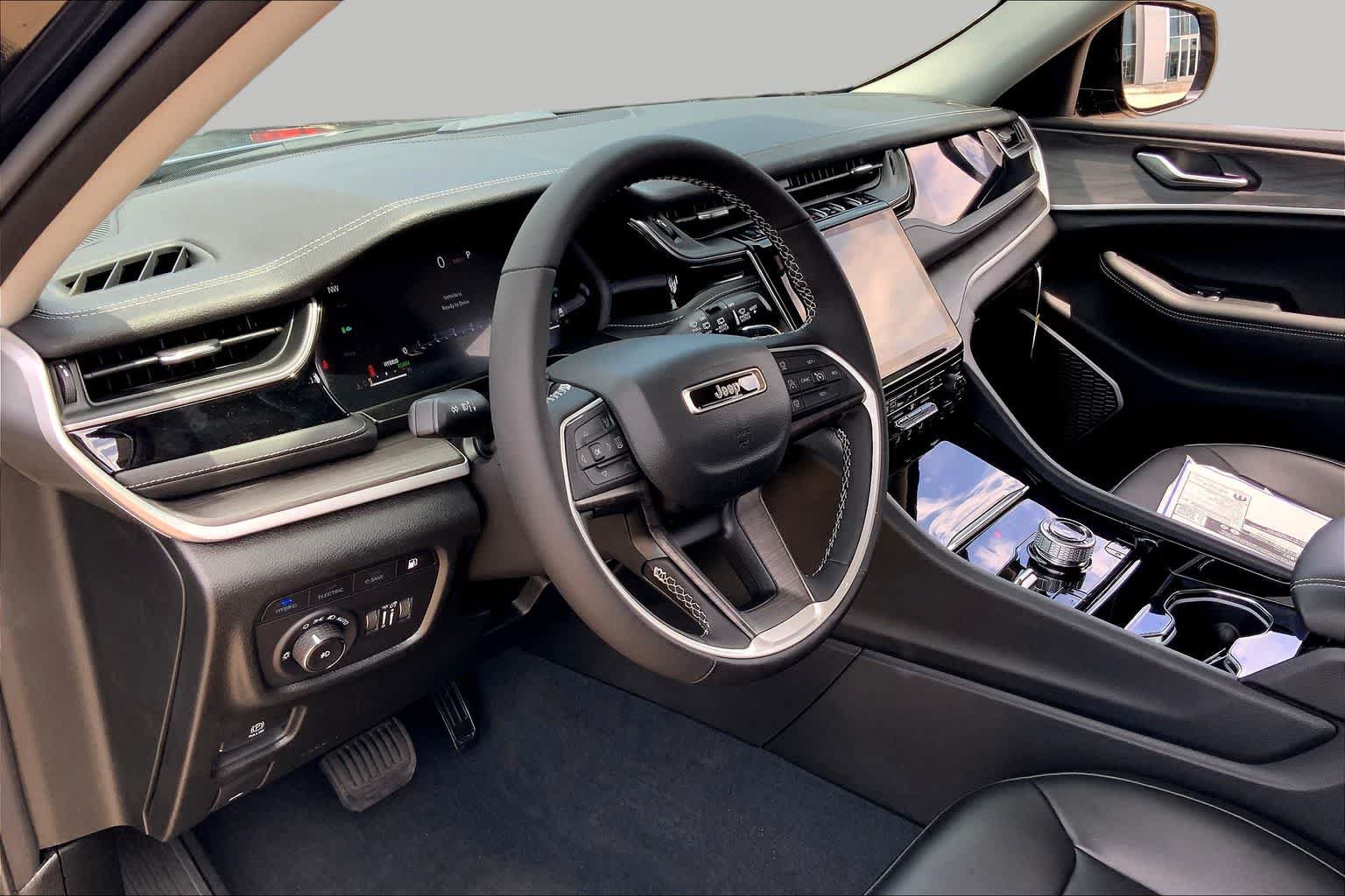 New 2023 Jeep Grand Cherokee 4WD 4xe image 8