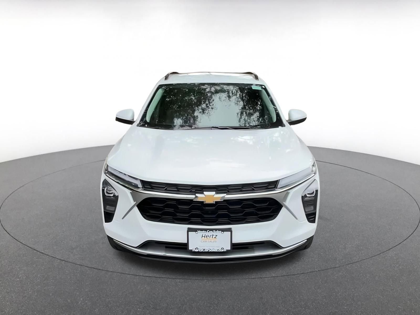 Used 2025 Chevrolet Trax LT image 4