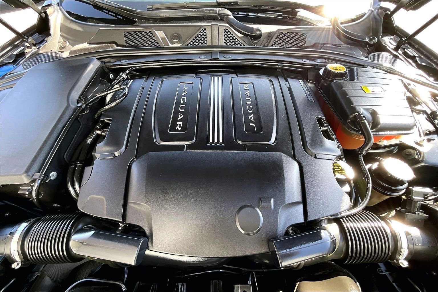 Used 2015 Jaguar XF Portfolio RWD image 10