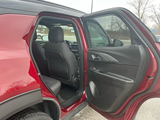 Used 2023 Chevrolet TrailBlazer RS w/ Sun and Liftgate Package image 18