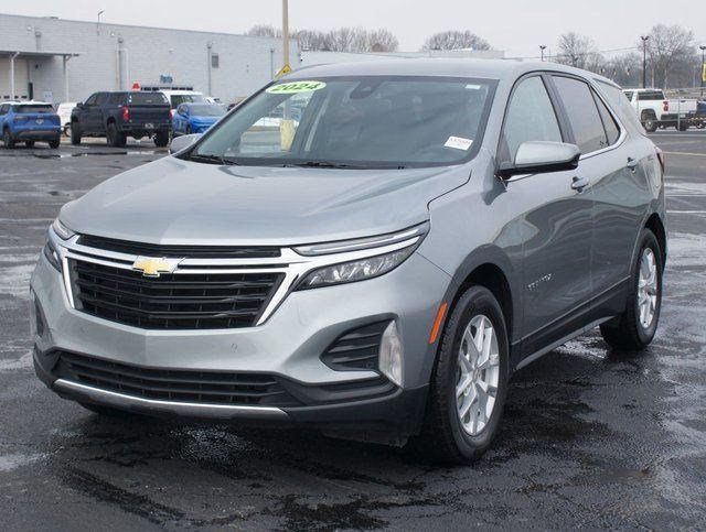 Used 2024 Chevrolet Equinox LT image 2