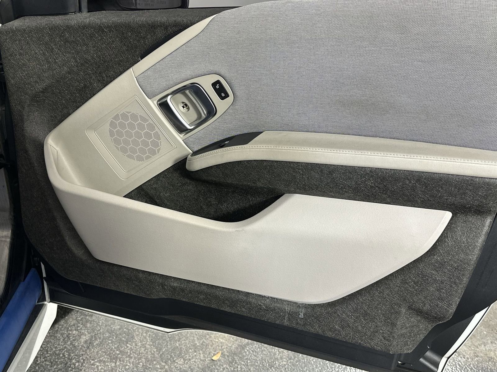 Used 2017 BMW i3 w/ Range Extender image 34