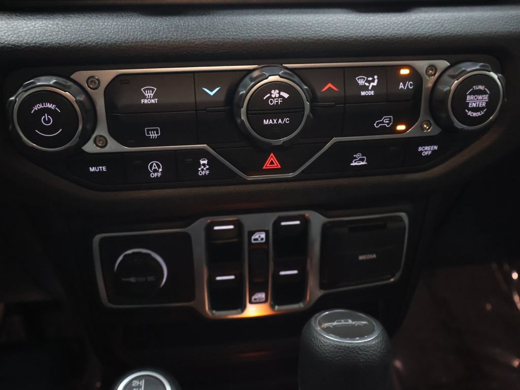 Used 2025 Jeep Gladiator Sport AWD/4WD image 25