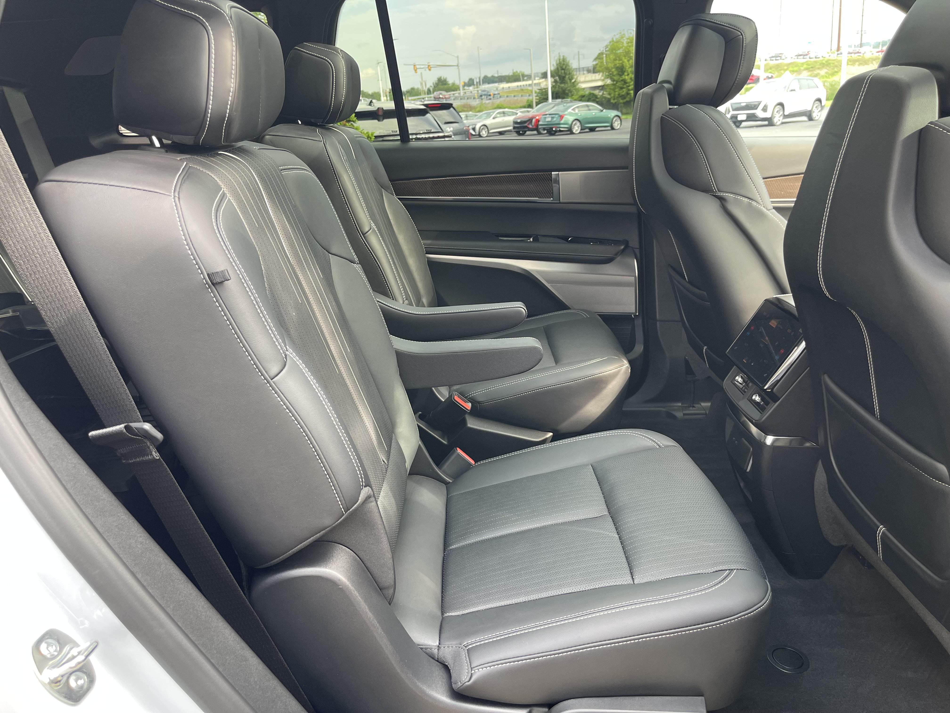 Used 2026 Cadillac Vistiq Sport w/ LPO, Floor Liner Package AWD/4WD image 24