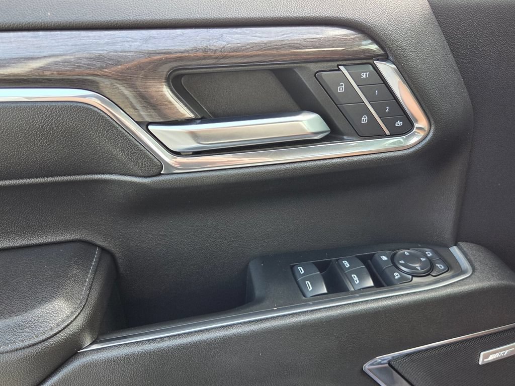 Used 2024 Chevrolet Silverado 1500 LTZ AWD/4WD image 33