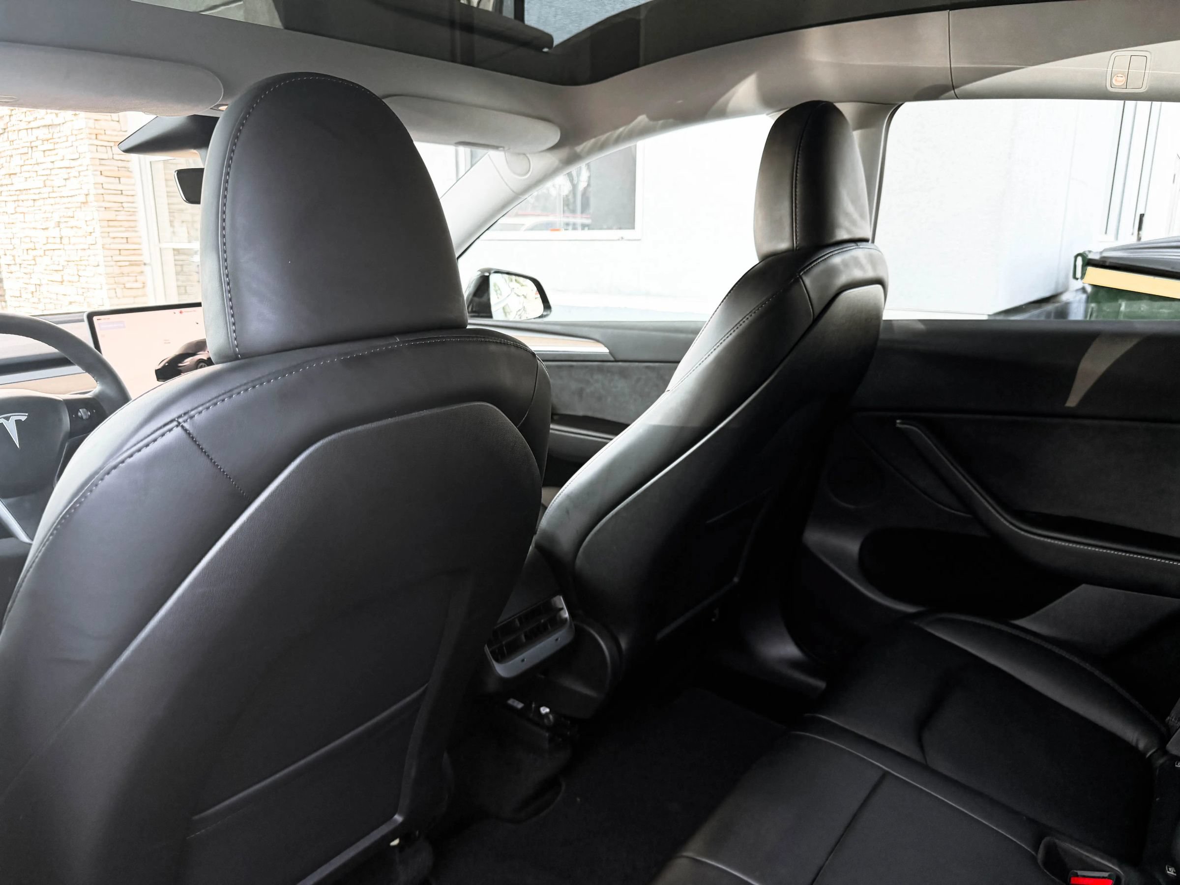 Used 2023 Tesla Model Y Long Range AWD/4WD image 24