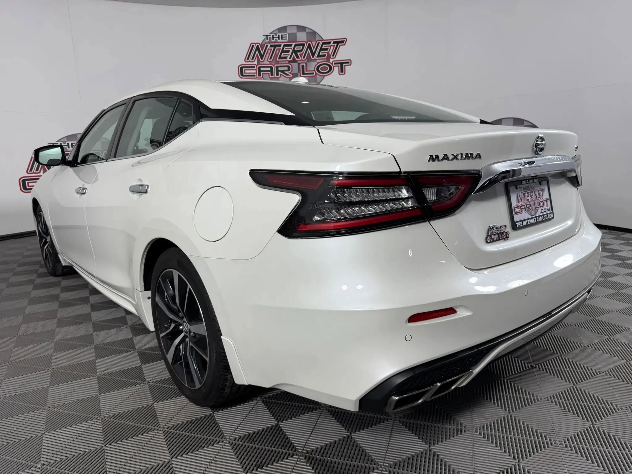 Used 2022 Nissan Maxima SV w/ Floor Mat Group image 28