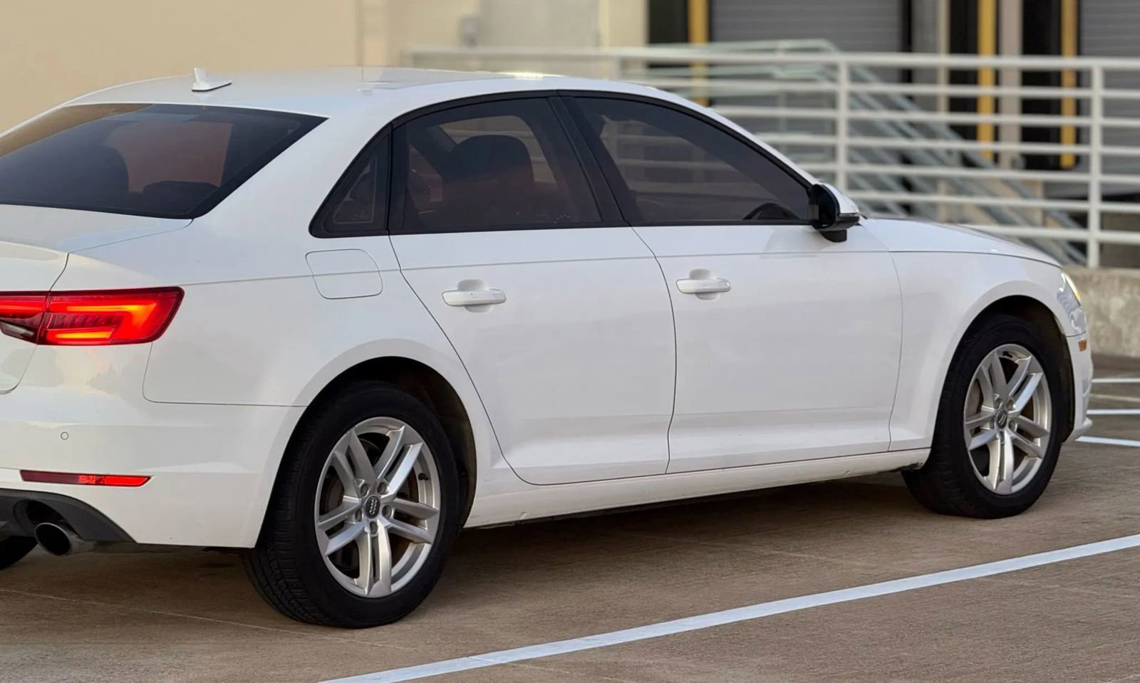 Used 2017 Audi A4 2.0T Premium image 9