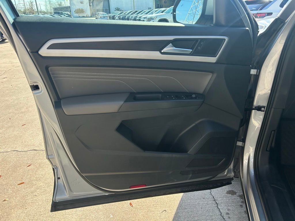 Certified 2022 Volkswagen Atlas SE image 18