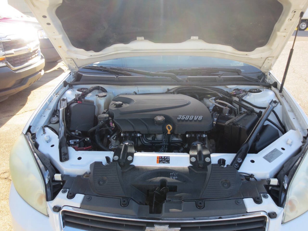 Used 2011 Chevrolet Impala LS FWD image 4