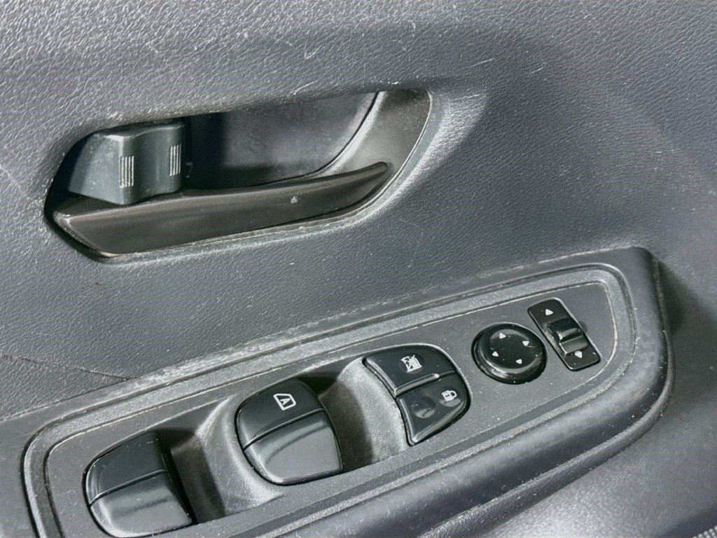 Used 2022 Nissan Versa S FWD image 22