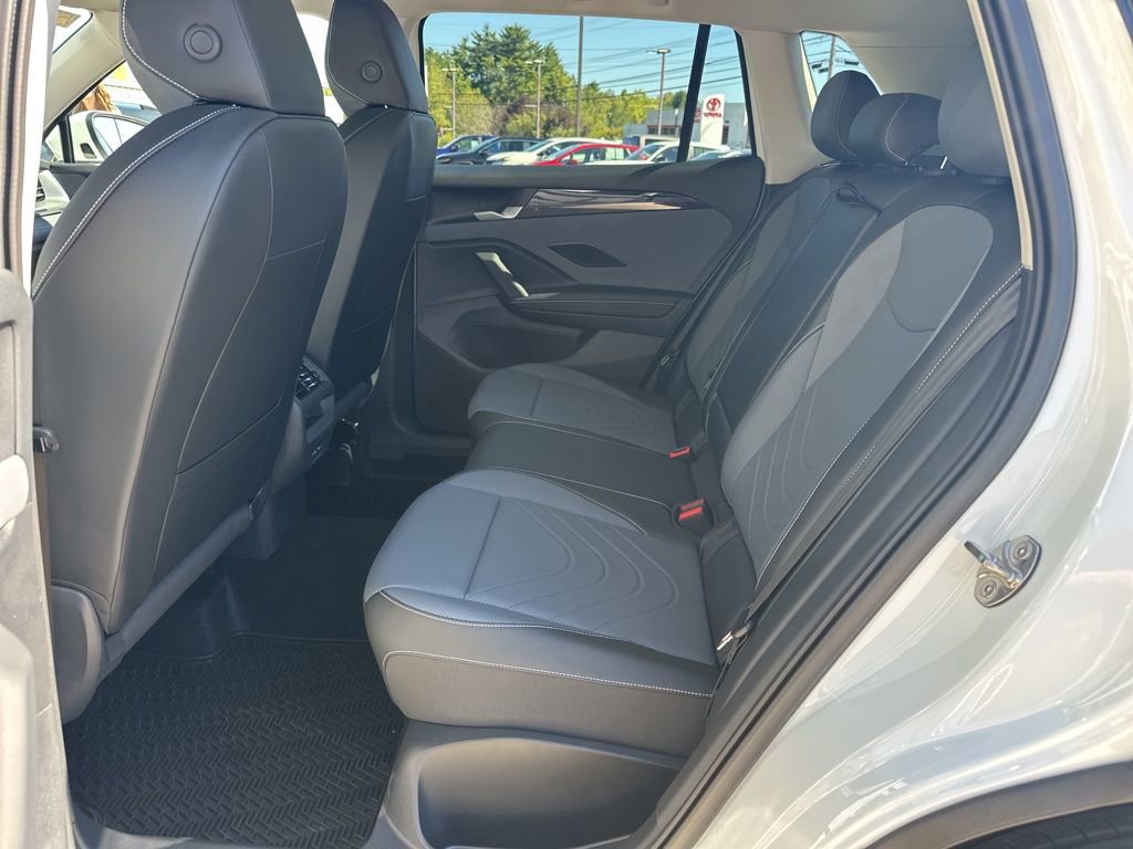 New 2025 Volkswagen Tiguan SE image 27