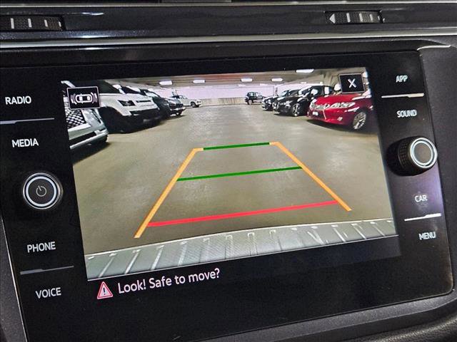 Used 2021 Volkswagen Tiguan SE w/ Panoramic Sunroof Package FWD image 13