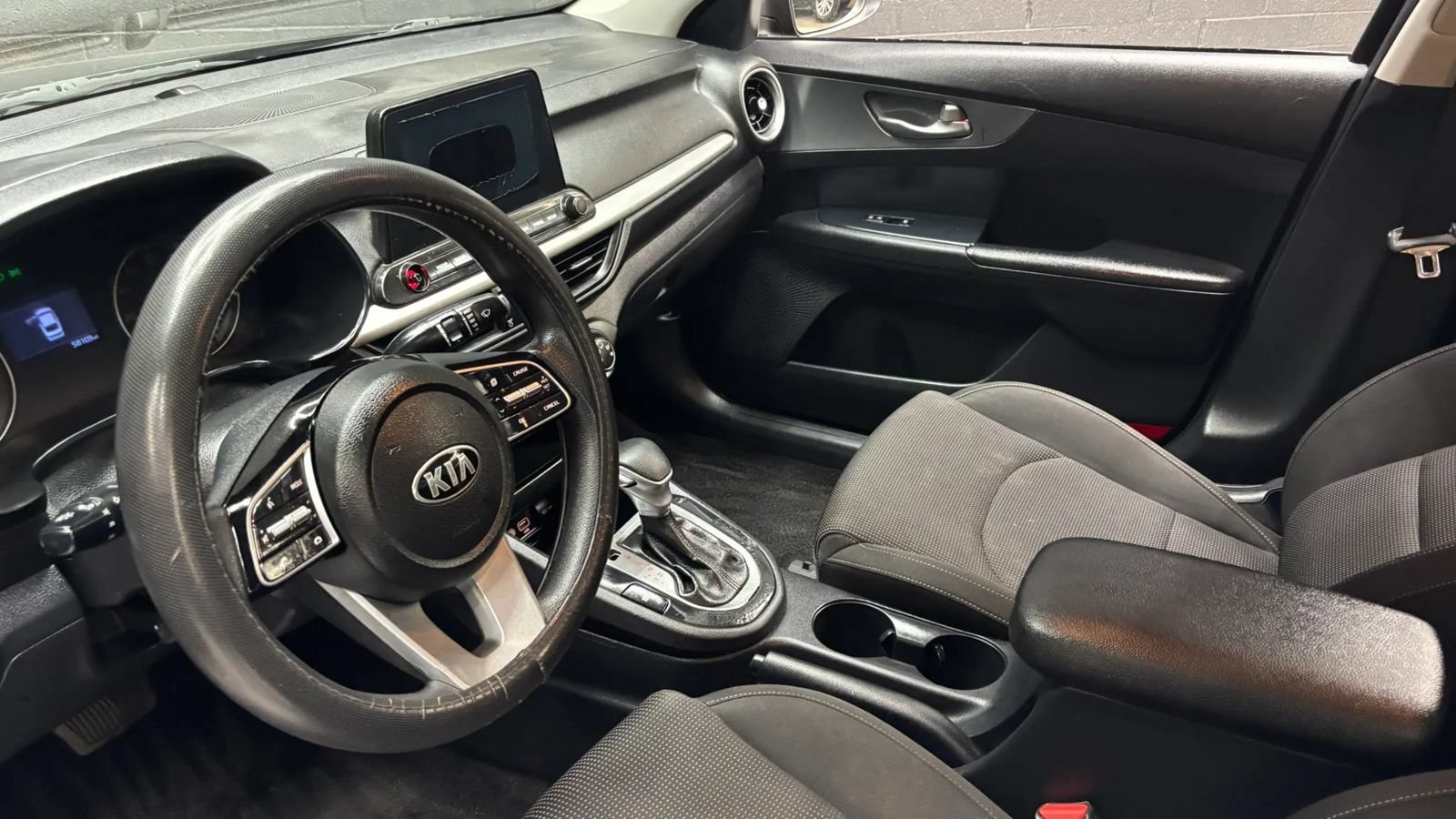 Used 2020 Kia Forte LXS FWD image 7